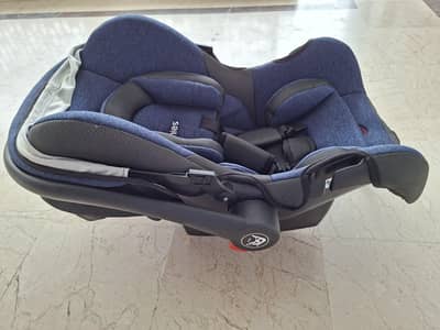 Baby Cot / Car Seat