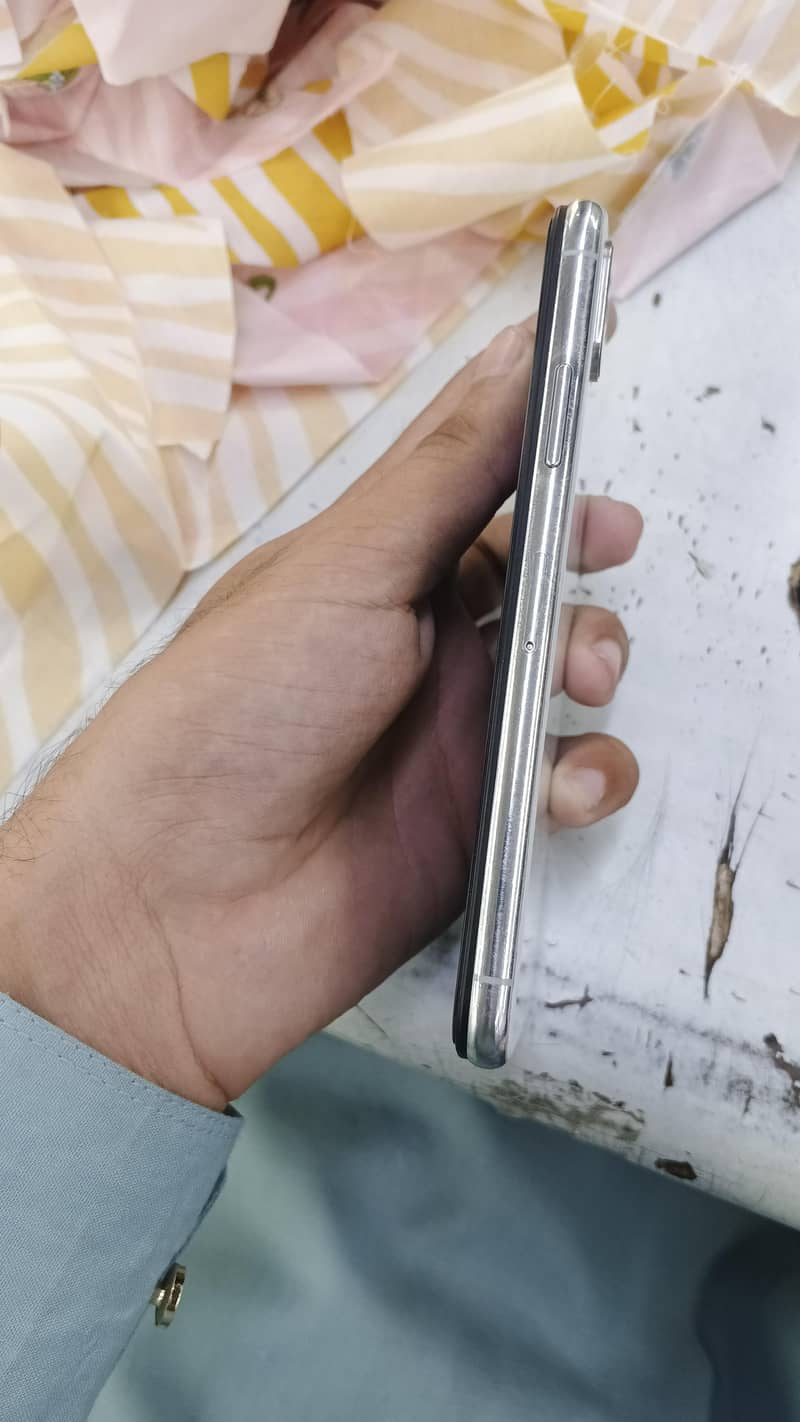 Apple iPhone X 2