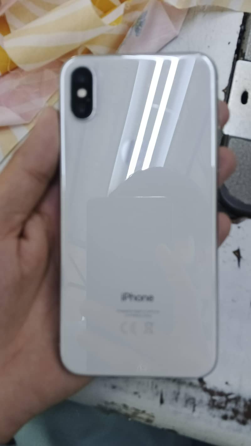 Apple iPhone X 4