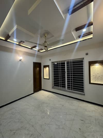 5 MARLA NEW DOUBLE STOREY HOUSE WITH ALL FACILITIES NEAR MARKAZ MASJID