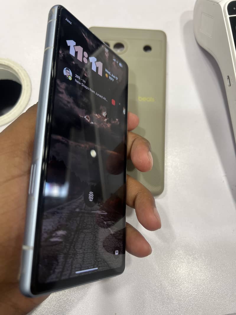 Google Pixel 7a 4