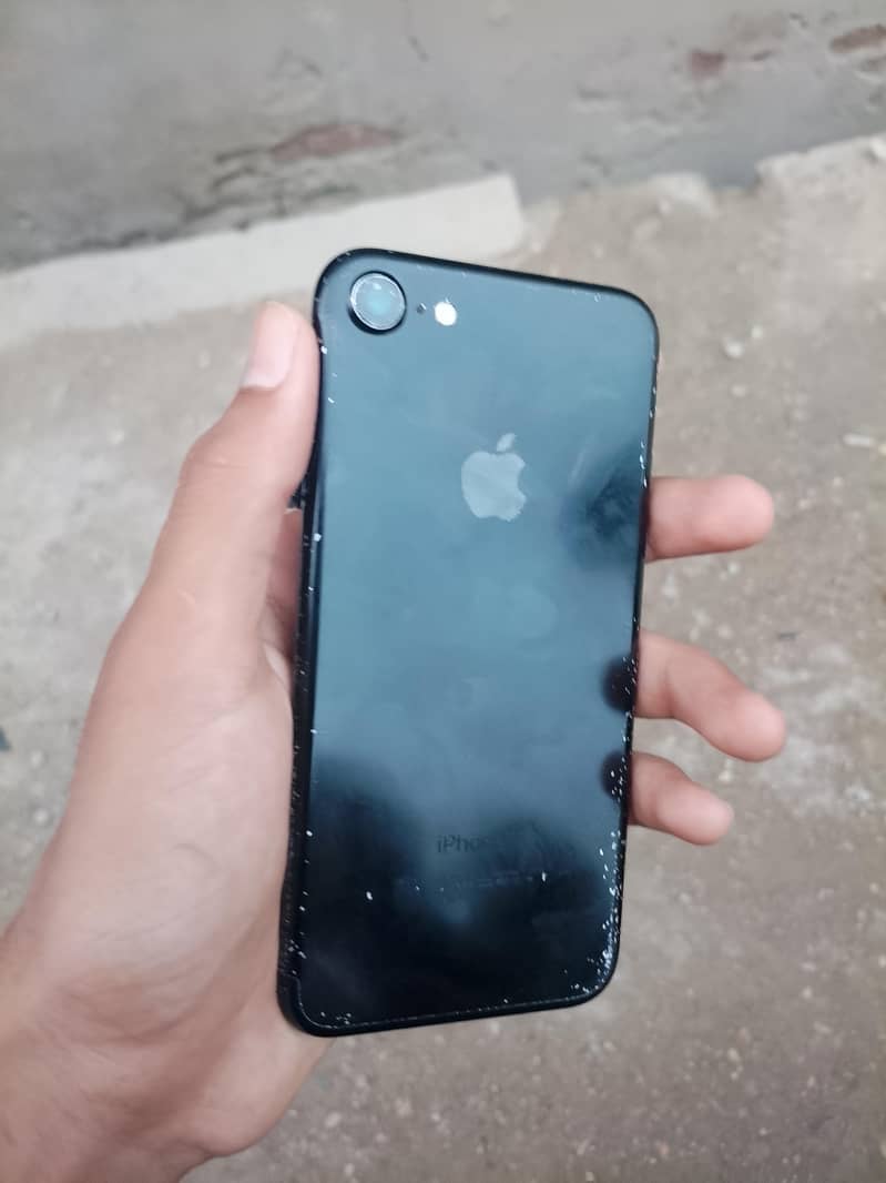 Apple iPhone 7 0