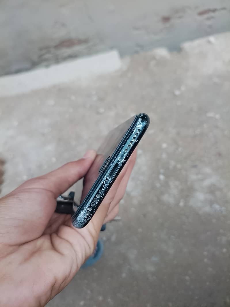 Apple iPhone 7 2