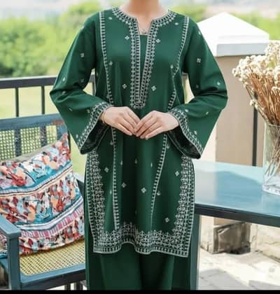2pcs woman green embroidered lown suite