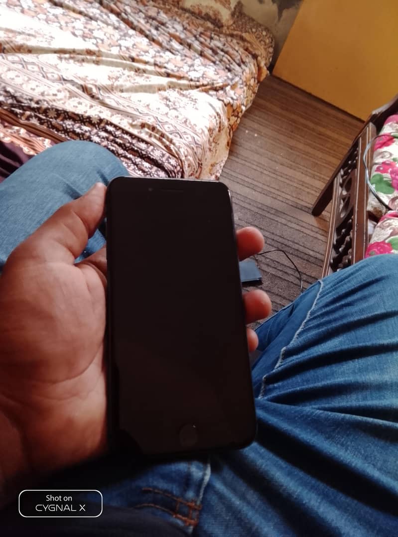 Apple iPhone 8 Plus 2