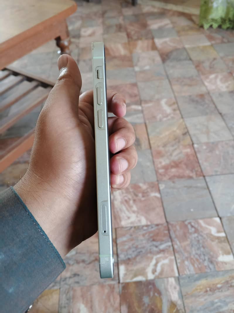 Apple iPhone 12 1