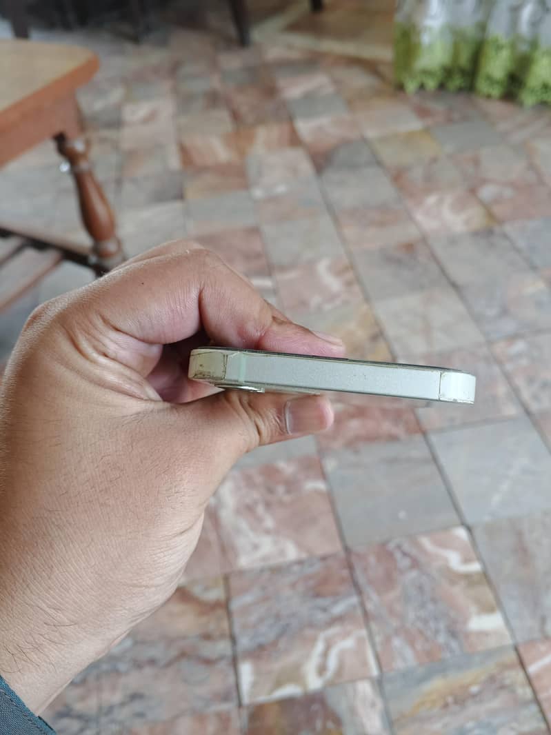 Apple iPhone 12 2
