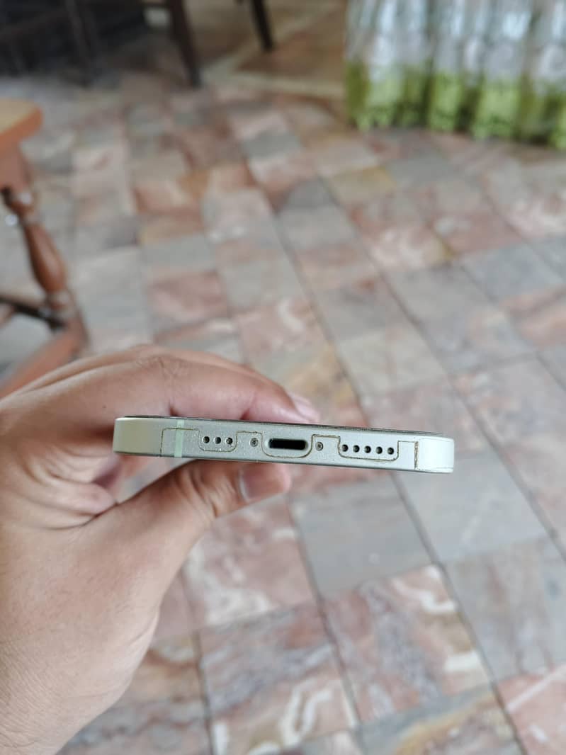Apple iPhone 12 3
