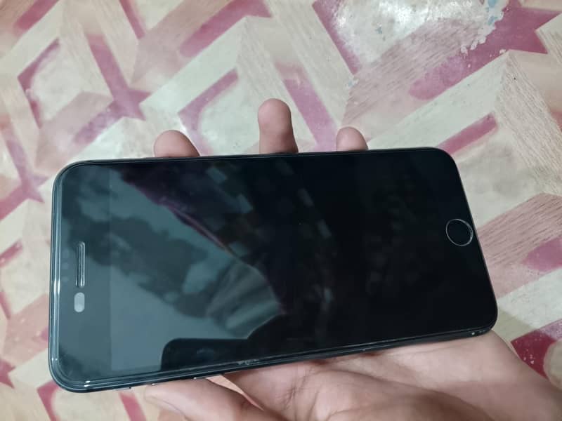 Apple iPhone 8 Plus 0