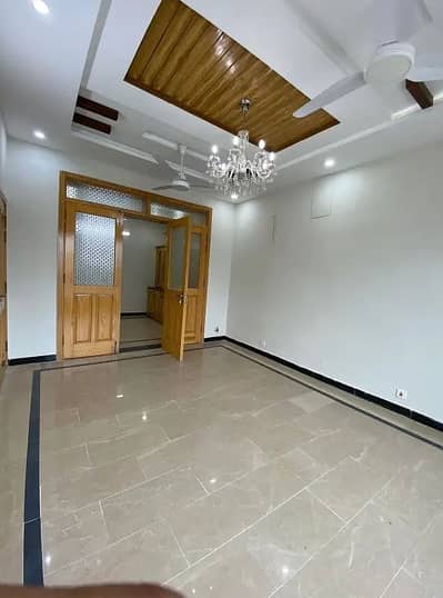 G 13 14 MARLA HOUSE UPAR POTION AVAILABLE FOR RENT