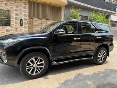 BUMPER TO BUMPER GENIUNE PAINT TOYOTA FORTUNER V 2018 MODEL