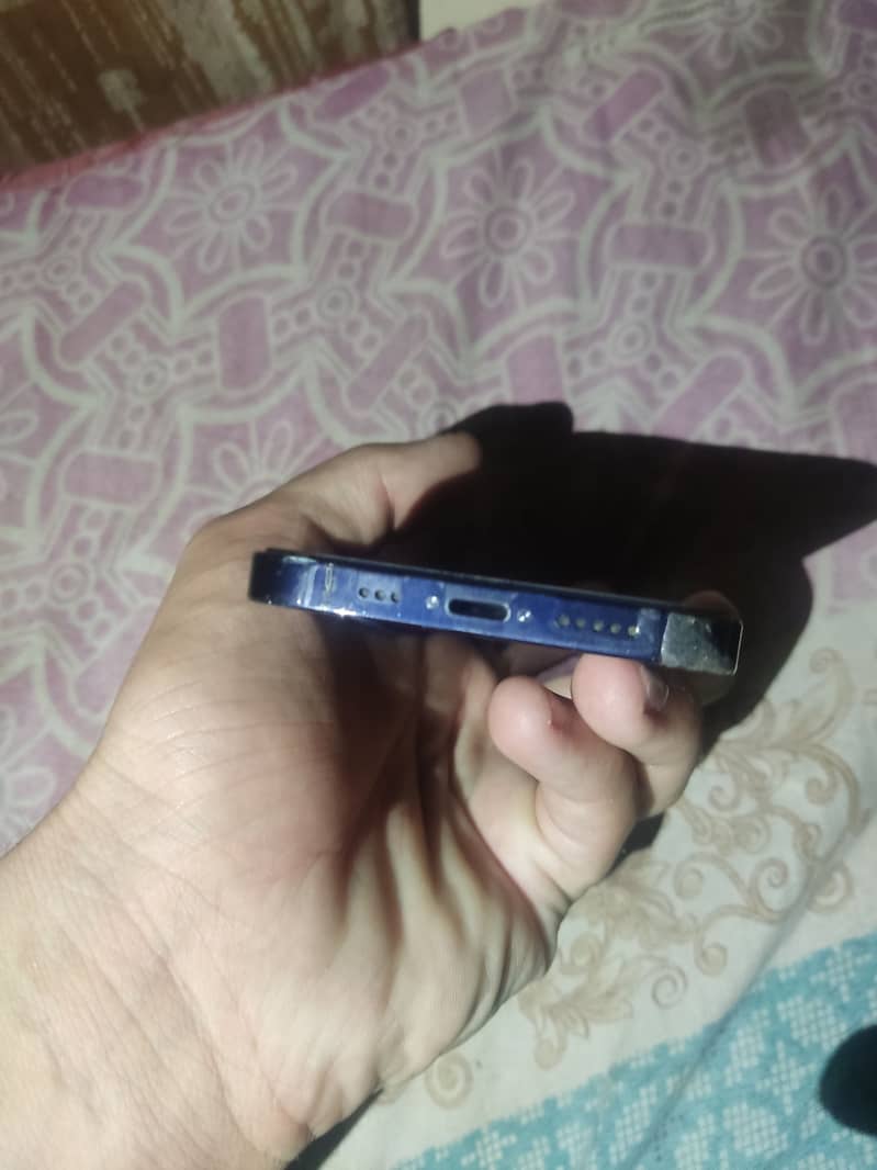 Apple iPhone 12 5
