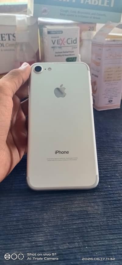 Apple iPhone 7  128 GB