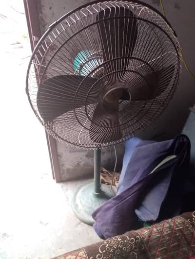 Pedestal Fan for Sale 24'' Inches–Used Condition
