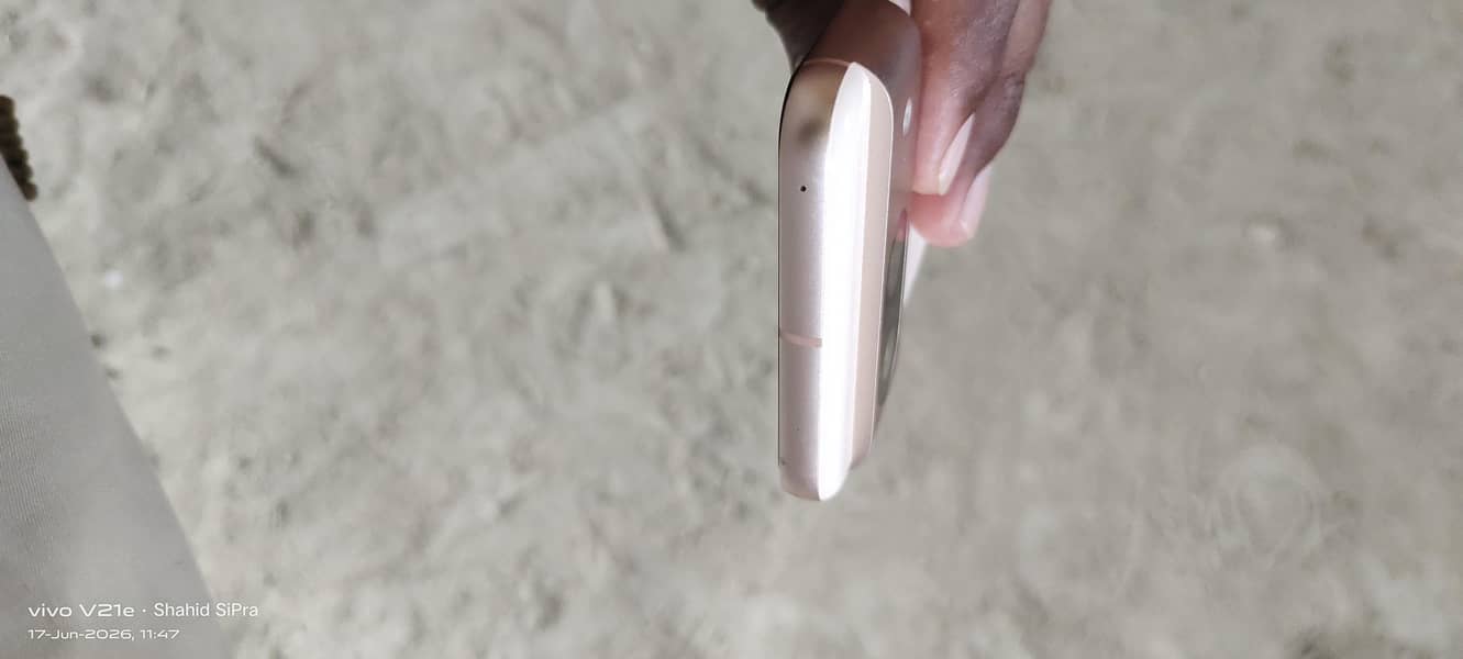 Google Pixel 8 4