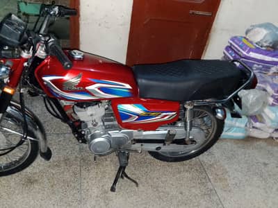 bike paka 2022 model ha all documents clear. Dono tyre bilkul new ha