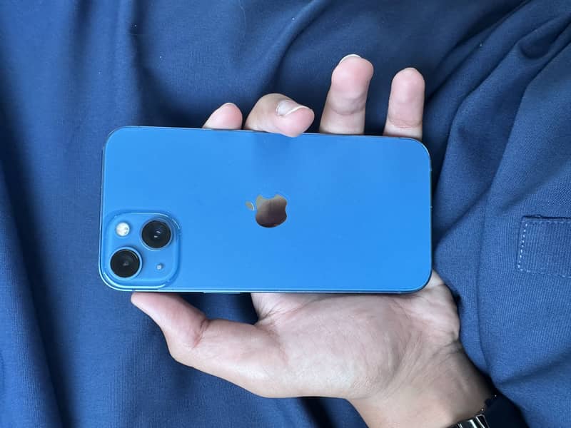 Apple iPhone 13 0