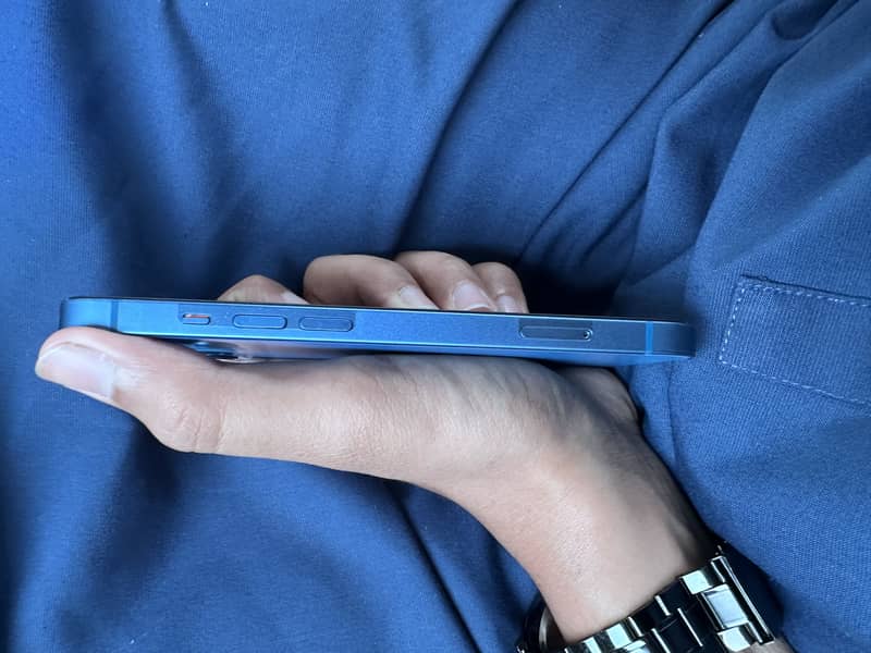 Apple iPhone 13 1