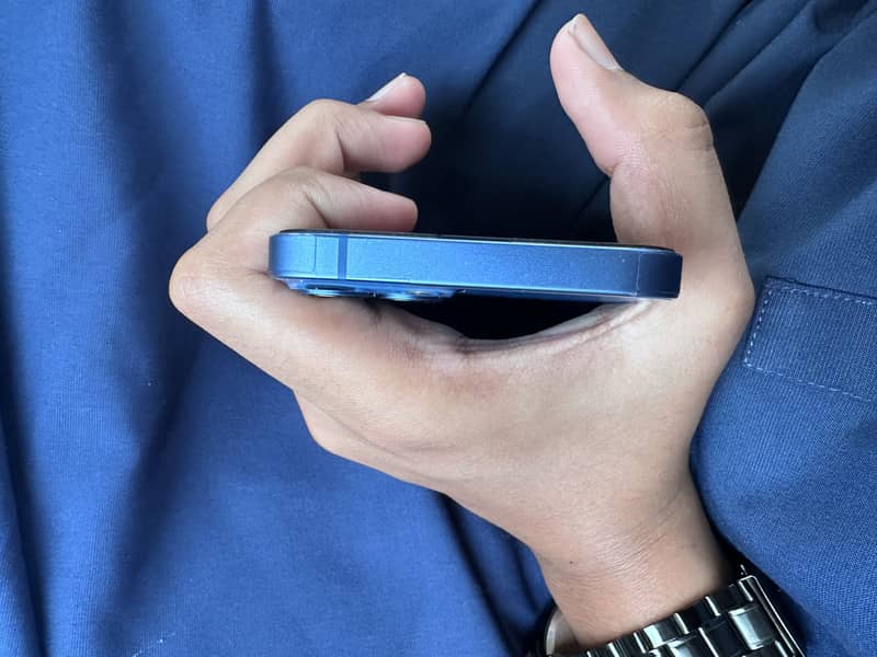 Apple iPhone 13 3