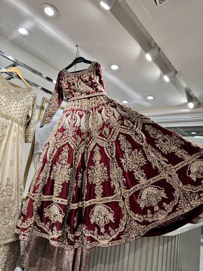 Bridal lehnga/Baraat lehnga/walima dress/wearing dress/walima maxi