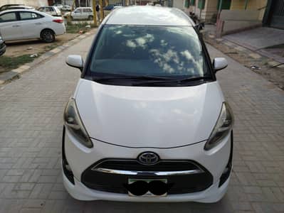 Toyota Sienta 2015