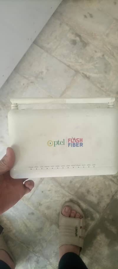 PTCL flash fiber modeam