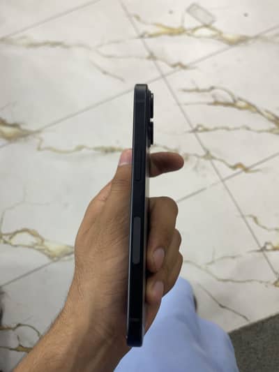 Apple iPhone 15