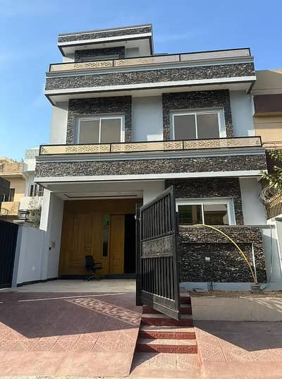 G 13 4.4 MARLA HOUSE AVAILABLE FOR SALE
