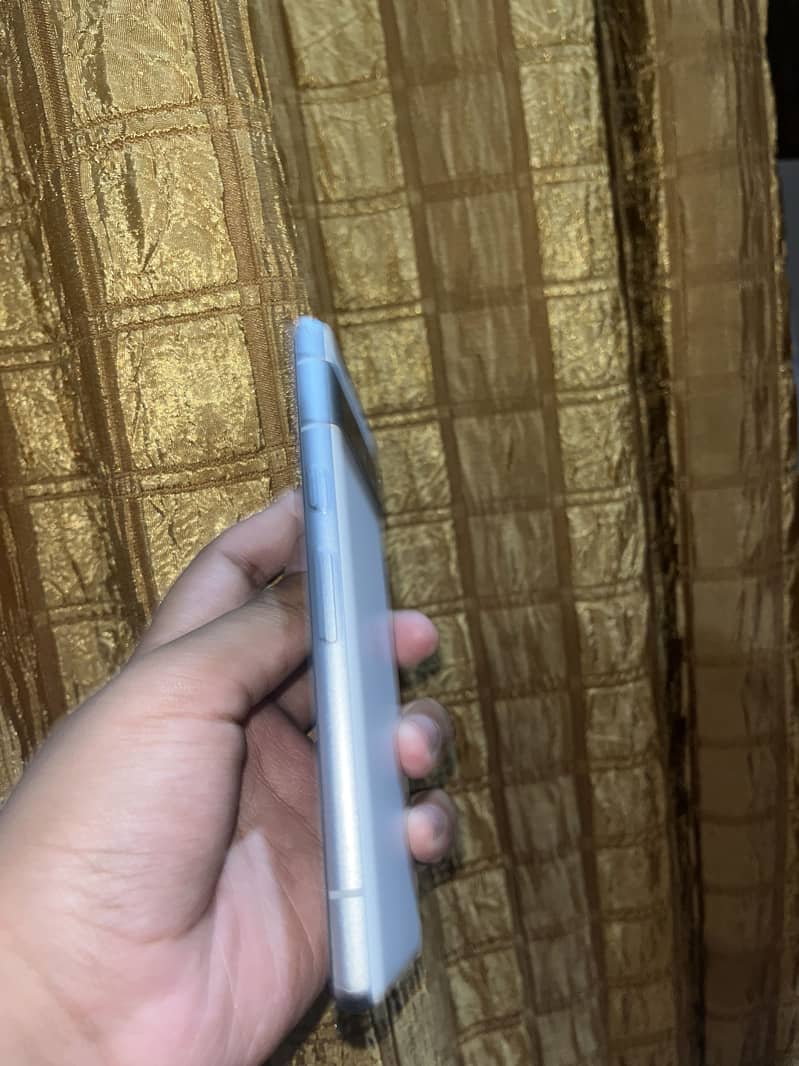 Google Pixel 7a 4