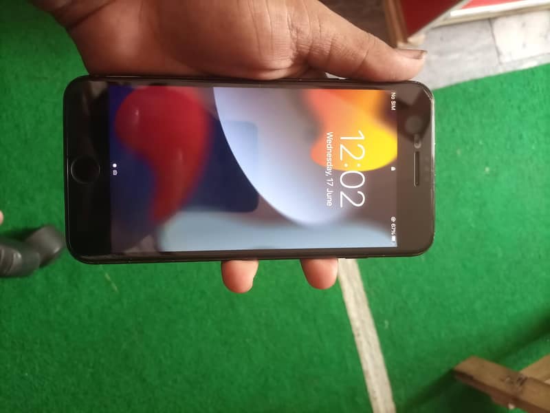 Apple iPhone 7 Plus 0