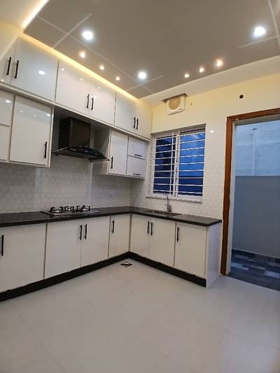 In Top City 1 - Kanwar Moiz Block Of Islamabad, A 400 Square Feet Shop Is Available