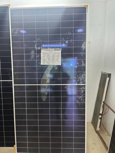 Aiko solar panel 650/665w Korean 585/615/715 available