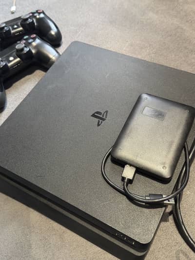 Ps 4 slim jailbreak. 1 Tb orignal controllers and 10 latest games