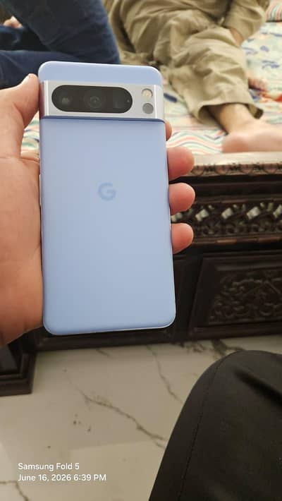 Google Pixel 8 Pro lush condition