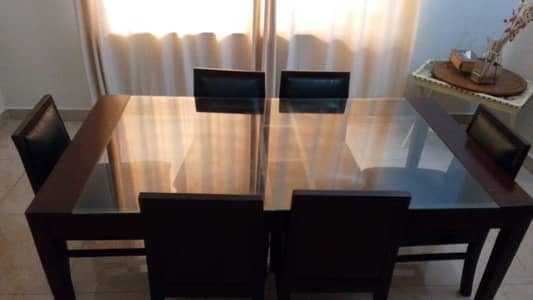 Interwood 6-Seater Dining Table for Sale in Excellent Condition