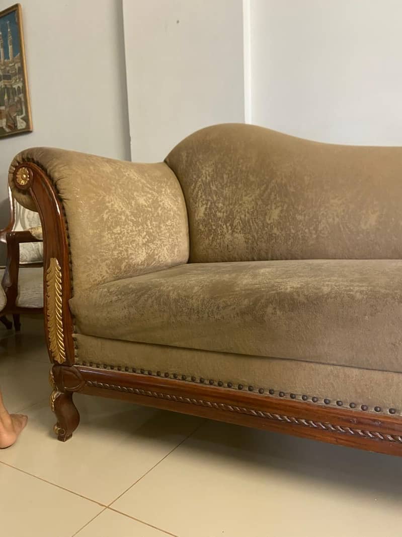 Dewan Sofa 0