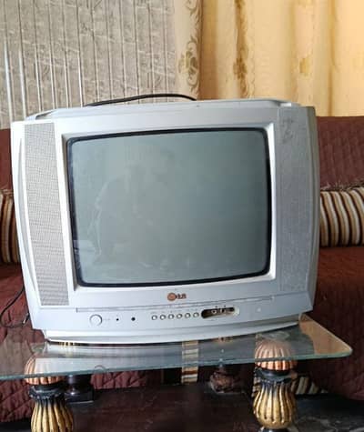 LG 21" CRT Color TV – Excellent Working Condition