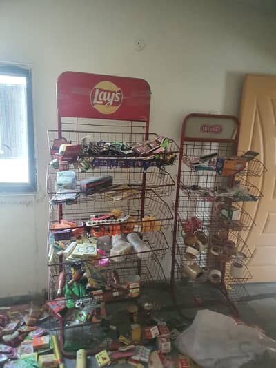 lays display stands
