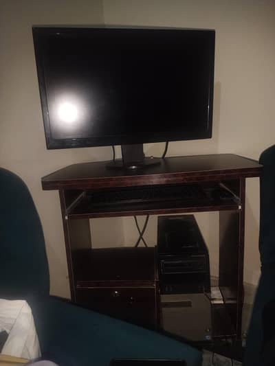 1: Complete Dell PC Setup with Monitor & Desk – Urgent