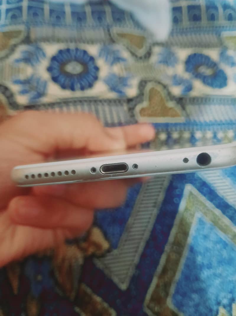 Apple iPhone 6 Plus 3