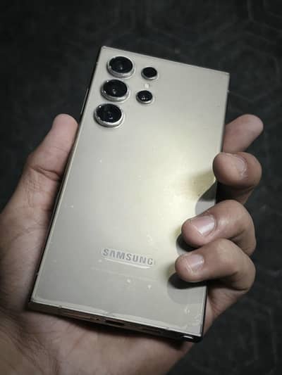 Samsung Mobile S24 Ultra (10/10)