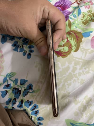 Apple iPhone XS fatory unlock
