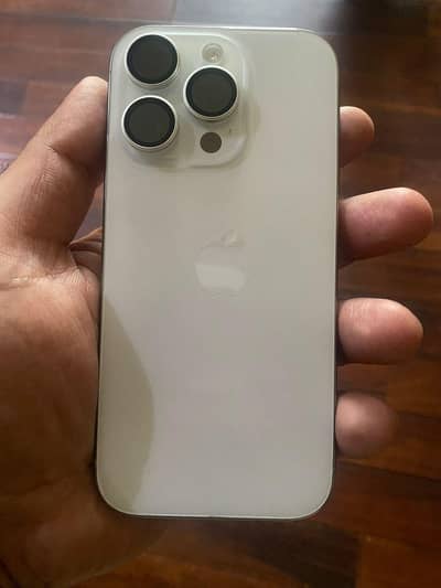 Apple iPhone 16 Pro