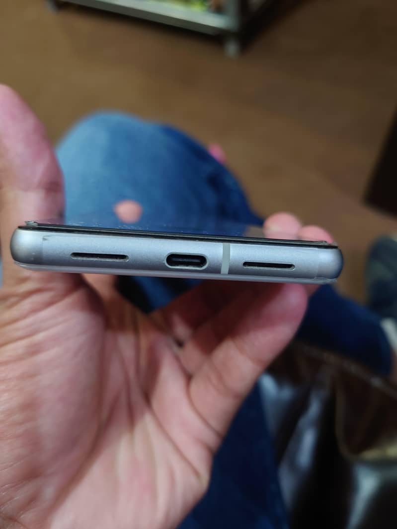 Google Pixel 7 4