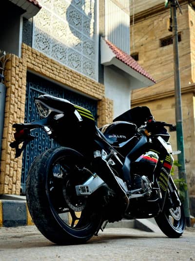 Yamaha R1M replica