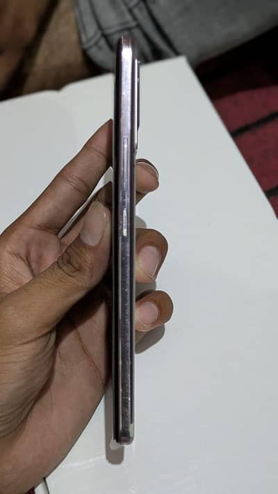 Vivo V21