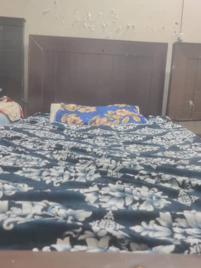 Single bed wooden in good condition
