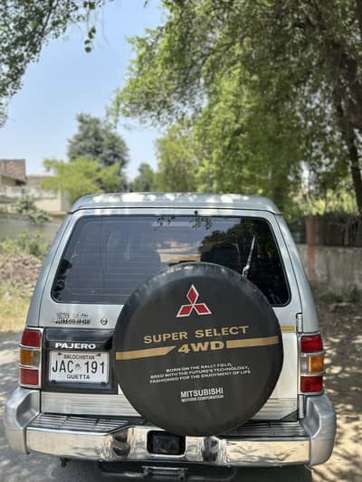 Mitsubishi Pajero 1993