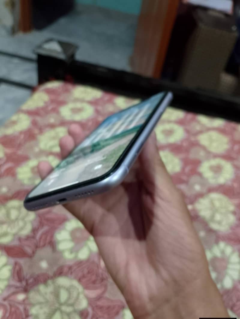 Apple iPhone 11 2