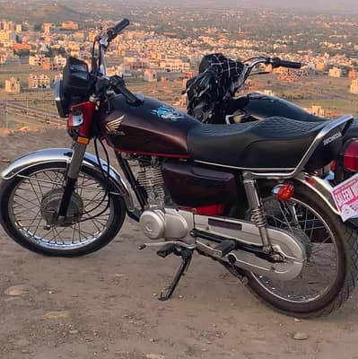 Lush Condition Honda 125 bike total genuine 10/10 condition papers ok